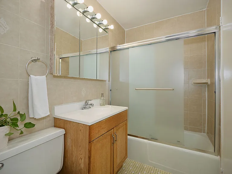 2 Consulate Dr #1J — Photo 12
