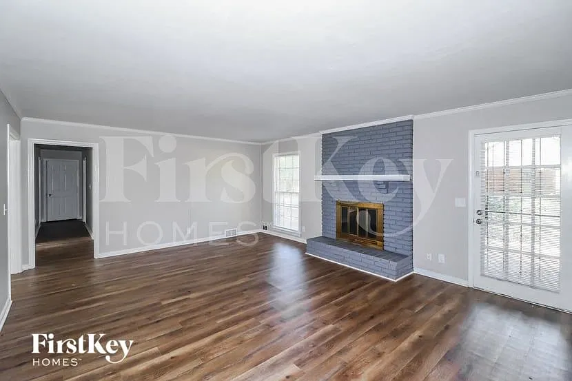 3 bed, 2.0 bath, 1698 sqft, $1,730 — Photo 4