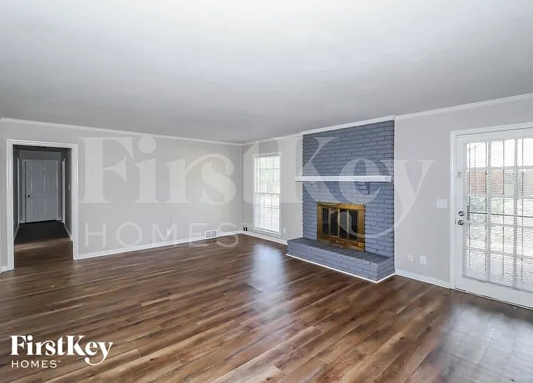 5130 Kingswood Cir — Photo 4