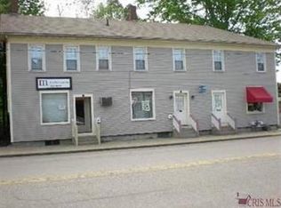 12 N Main St, Columbiana, OH 44408