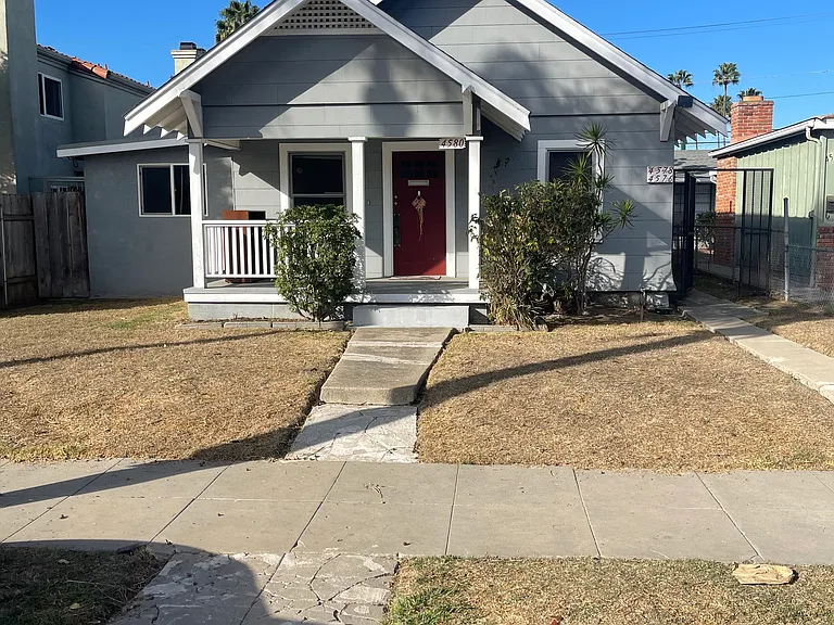 4580 Kansas - front house