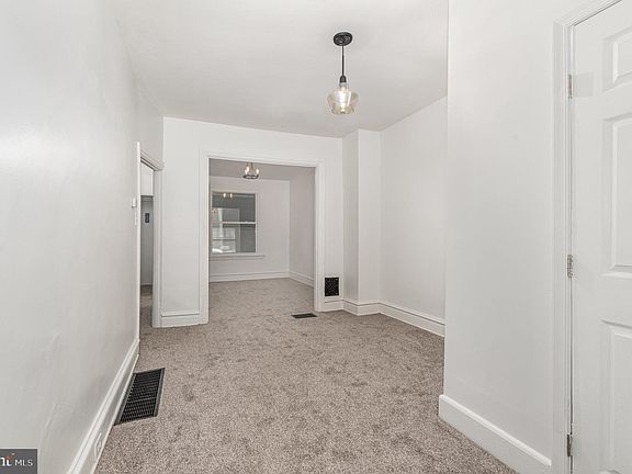 5th image of 1631 Park St
