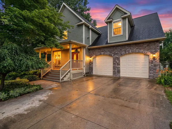 1704 Eisenhower Ave, Valparaiso, IN 46383