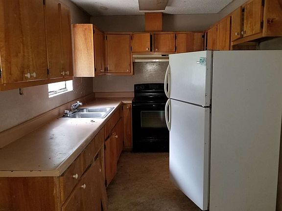 3rd image of 285 El Camino Dr