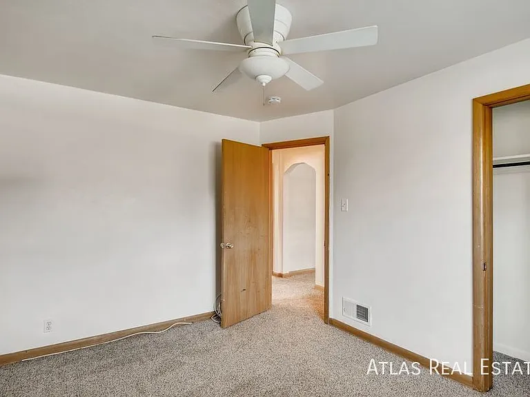 2714 N Grove St — Photo 23