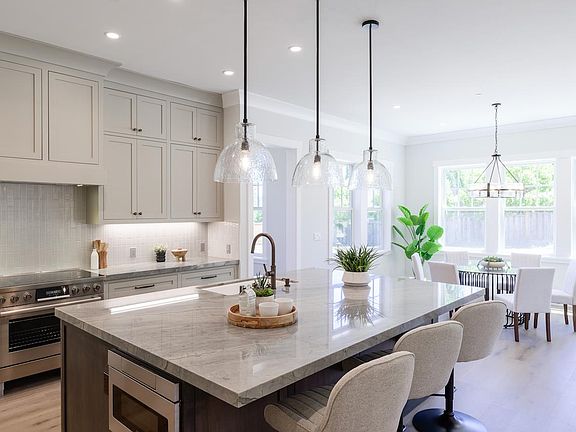 4th image of 227 Sandraya Heights Rd