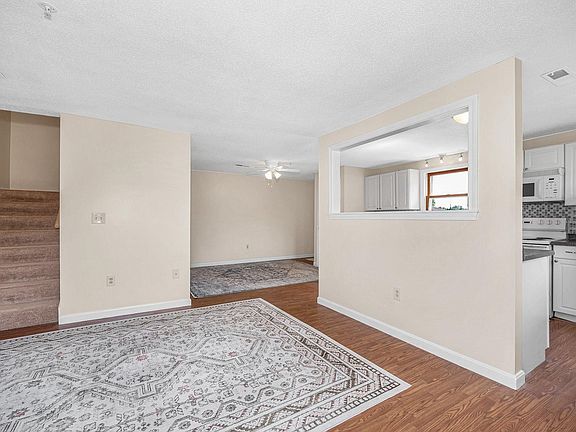 3rd image of 614 Elmwood Drive