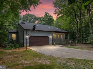 7817 Cedrela Dr, Pasadena, MD 21122