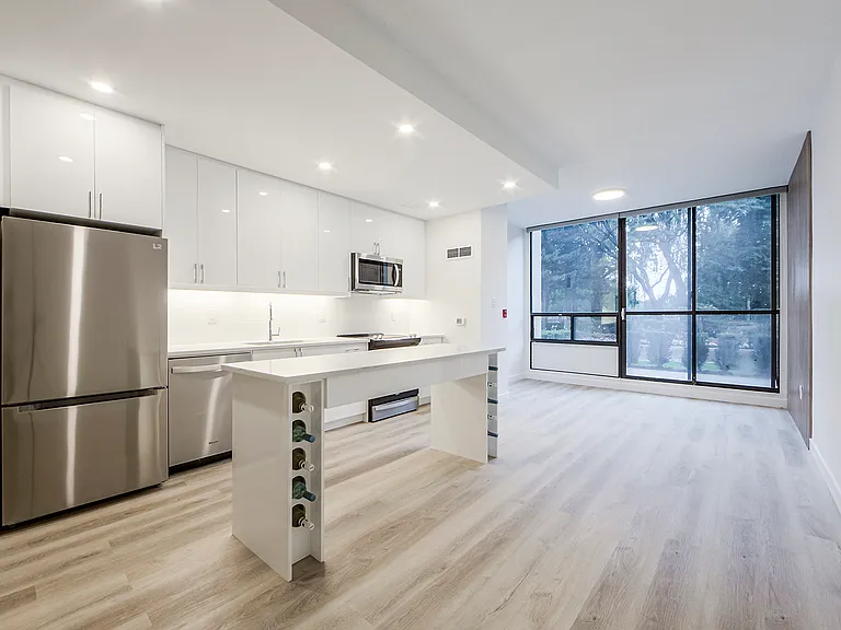 53 Widdicombe Hill Blvd — Photo 10