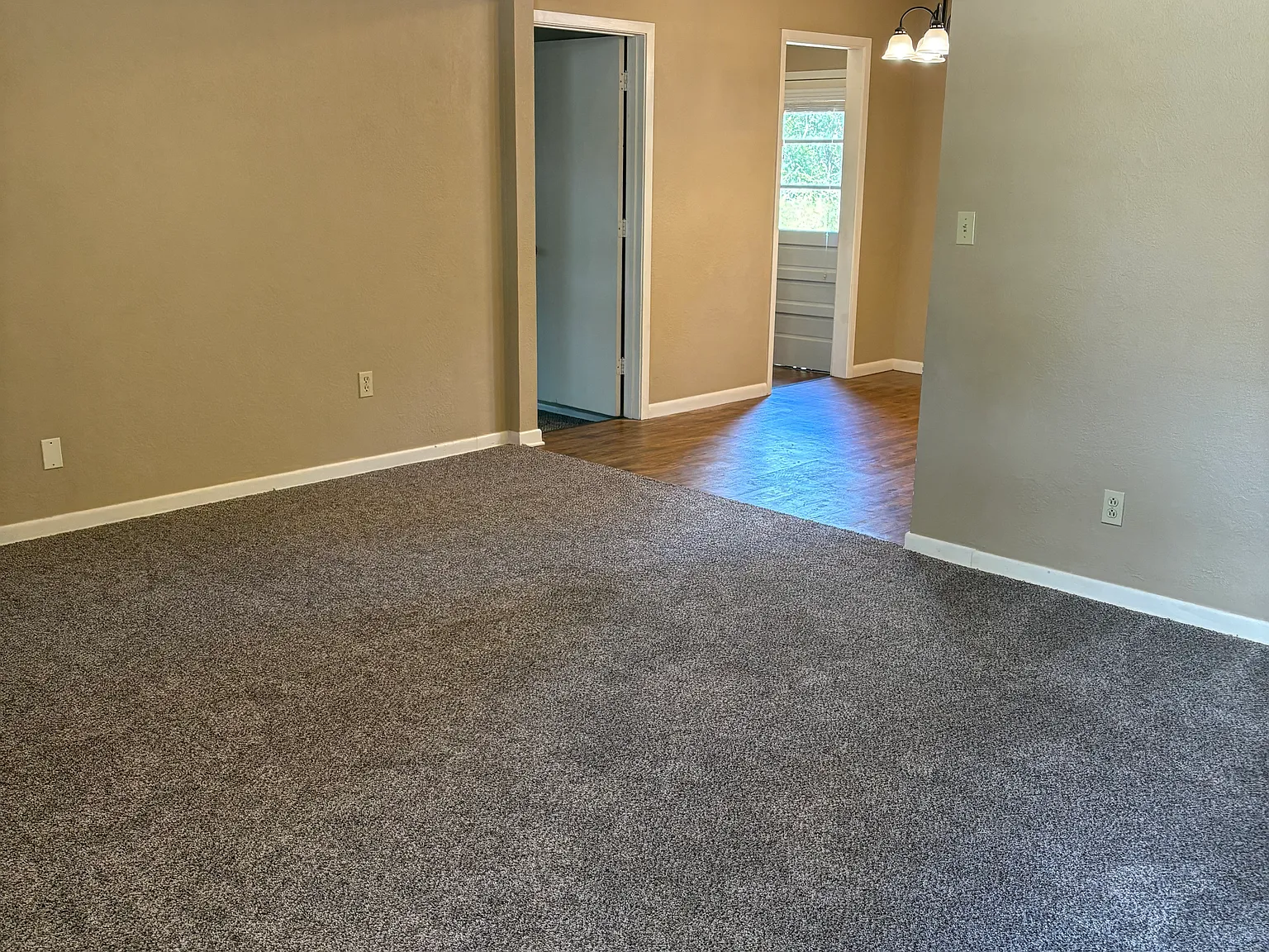 3 bed, 1220 sqft, $1,680 — Photo 4