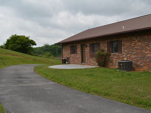 4th image of 2087 Highway 81 N
