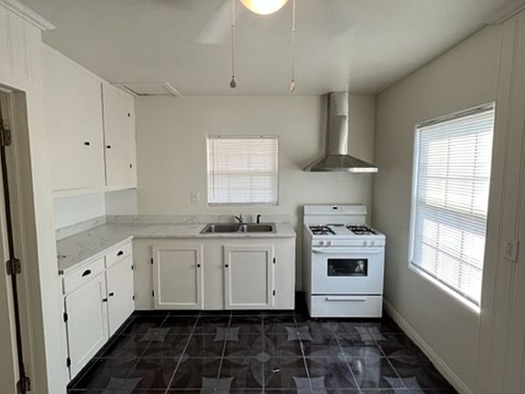 5th image of 1108 Wells Ave #1110