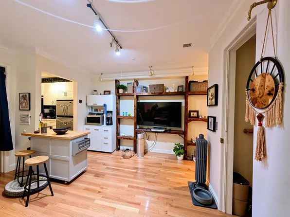 49 Saint Marks Avenue image 8 of 21