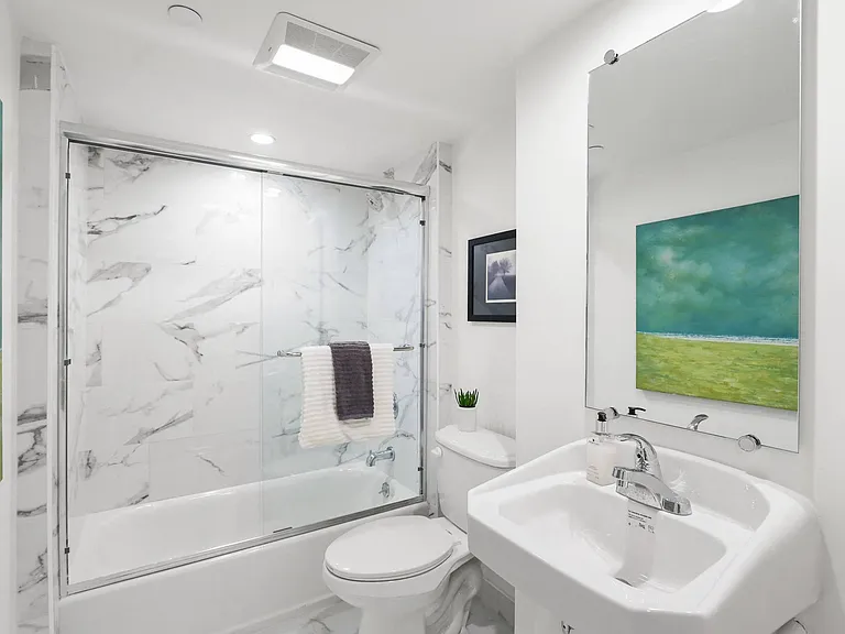 Bathrooms with Full-Size Bathtubs