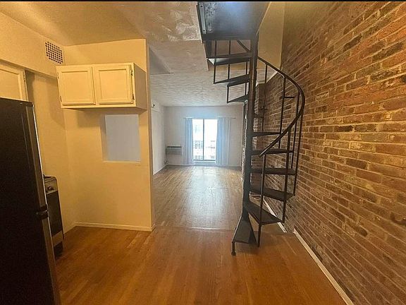 4th image of 518 E 80th St #8L