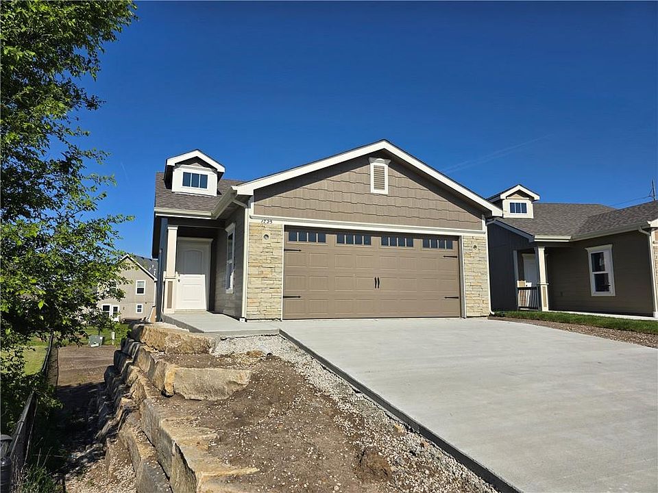 1st image of 1725 Elderberry Ln