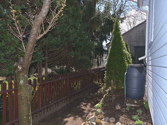 5th image of 150 Hylan Blvd