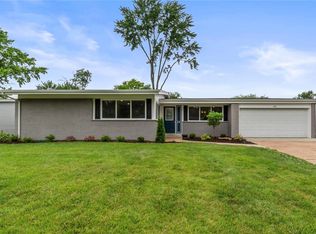 1695 Gallant Fox Dr, Florissant, MO 63033