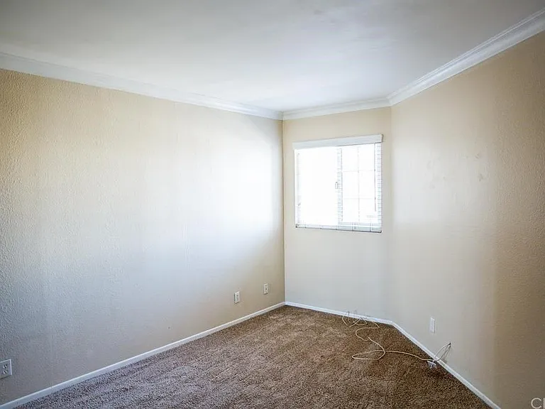 1605 E 2nd St #305 — Photo 11