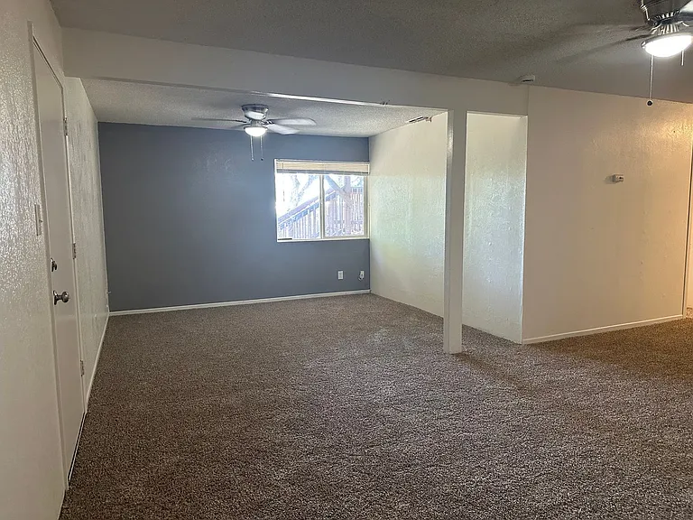 1441 Pleasant St — Photo 18