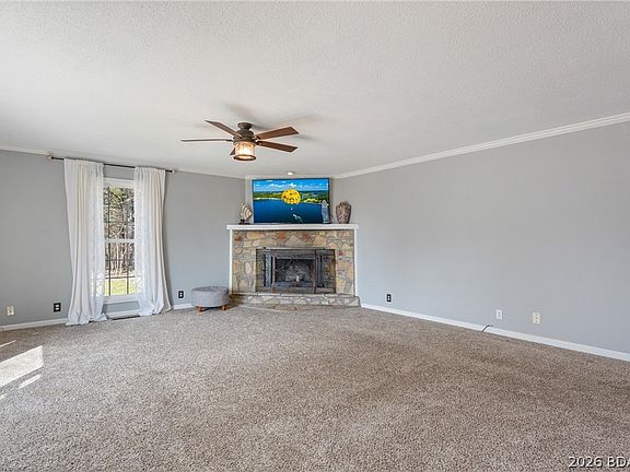 4th image of 9 Lynette Ln