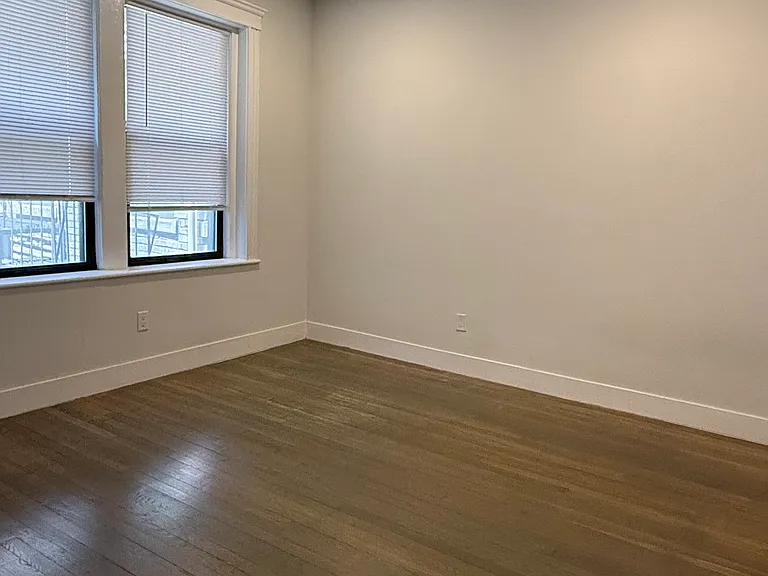 10 Peterborough St #5 — Photo 6