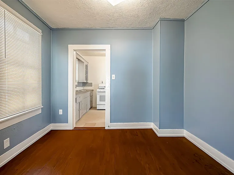 2611 Tierwester St — Photo 7
