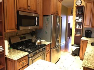 489 Fairview Ave, Flushing, NY 11385