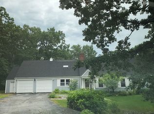 7 Pinecrest Cir, Bedford, NH 03110