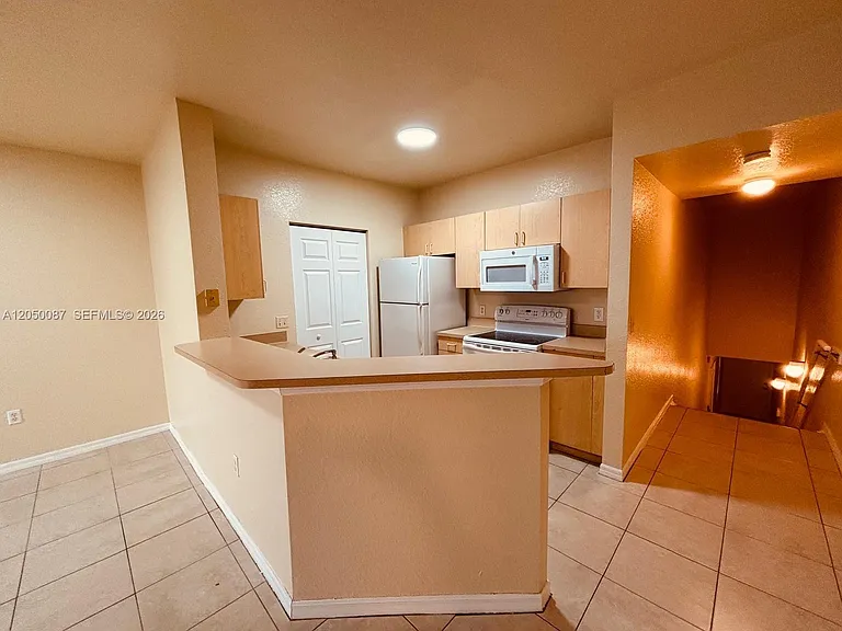 2403 Belmont Ln #2403 — Photo 16