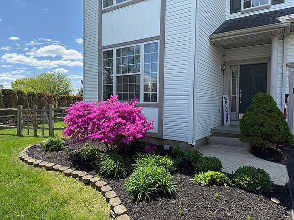 2nd image of 4 Aster Ct