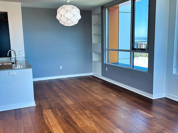 4th image of 300 Berry St Unit 1210