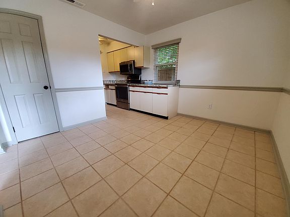 4th image of 933 Indian Cir #1