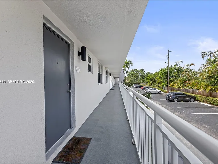 4025 N Federal Hwy #226C — Photo 40