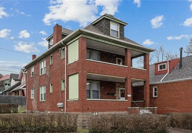 321 Center St #1 — Photo 23