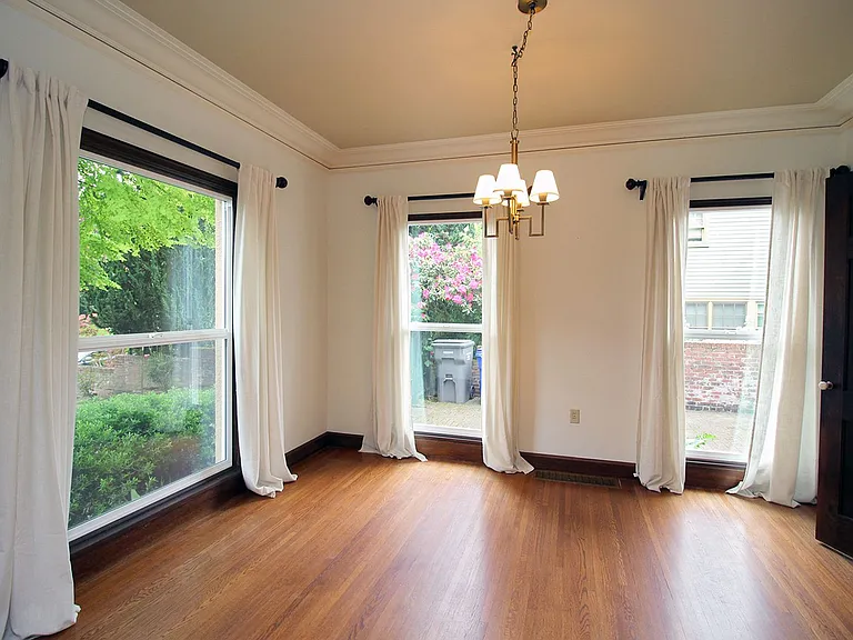 2823 NE Tillamook St — Photo 9