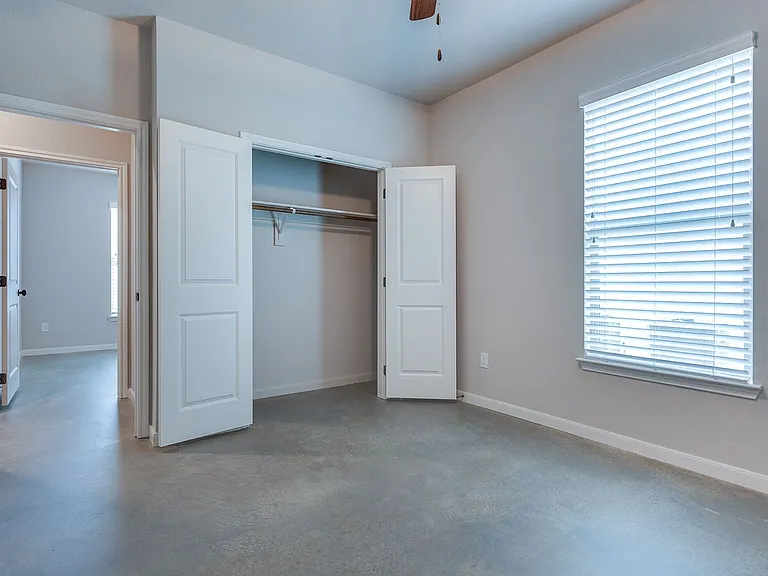 2729 Lubbock Ave — Photo 6