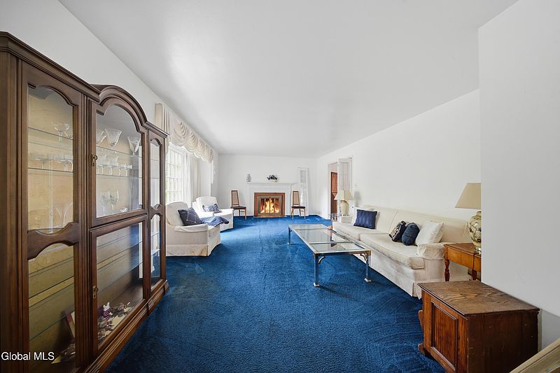 4th image of 60 Thorndale Road
