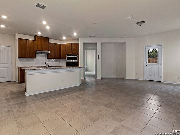 2nd image of 302 SAMBAR BAY DR