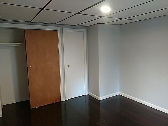 5th image of 3230 Lexington Ave APT 4