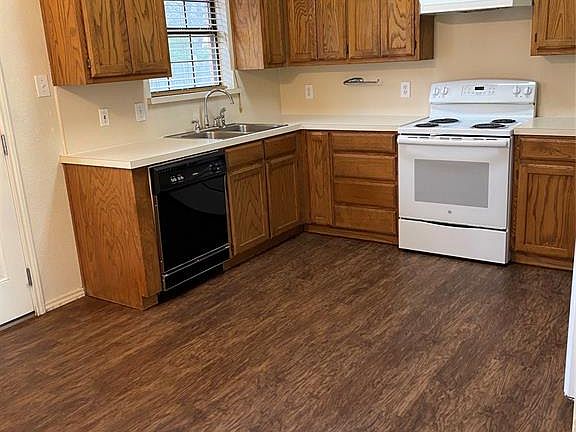 4th image of 1109 Brittany Dr