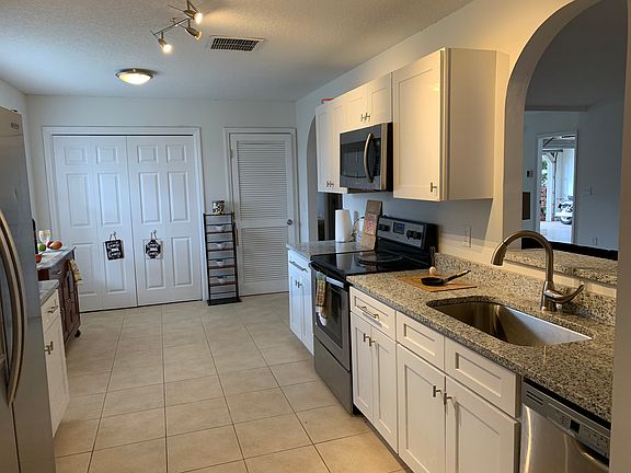 3rd image of 4575 Deep River Pl