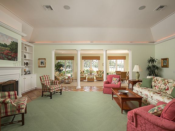 3rd image of 240 Island Creek Dr