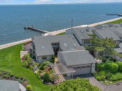 9 Captains Walk E, Bay Shore, NY, 11706