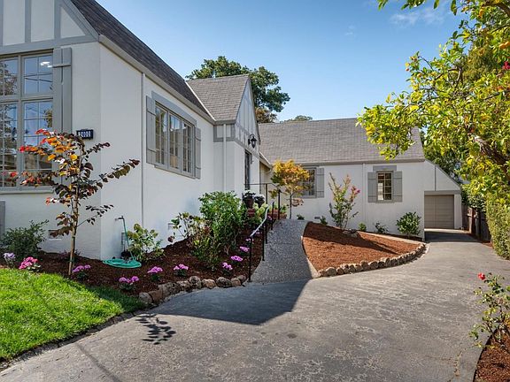 3rd image of 2400 Poppy Dr