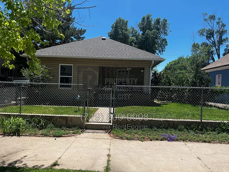 1520 E 8th St — Photo 1