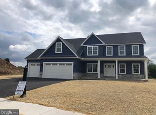 686 Rossi Dr, Greencastle, PA 17225