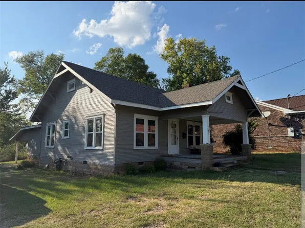 208 Cemetery St, Clarksville, AR 72830