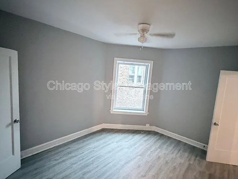 10625 S Calumet Ave #3 — Photo 9