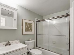 402 Commonwealth Ave APT 205, Alexandria, VA 22301